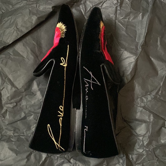 - Rare Saint Laurent black velvet Heart flat 💯 authentic - Picture 3 of 8